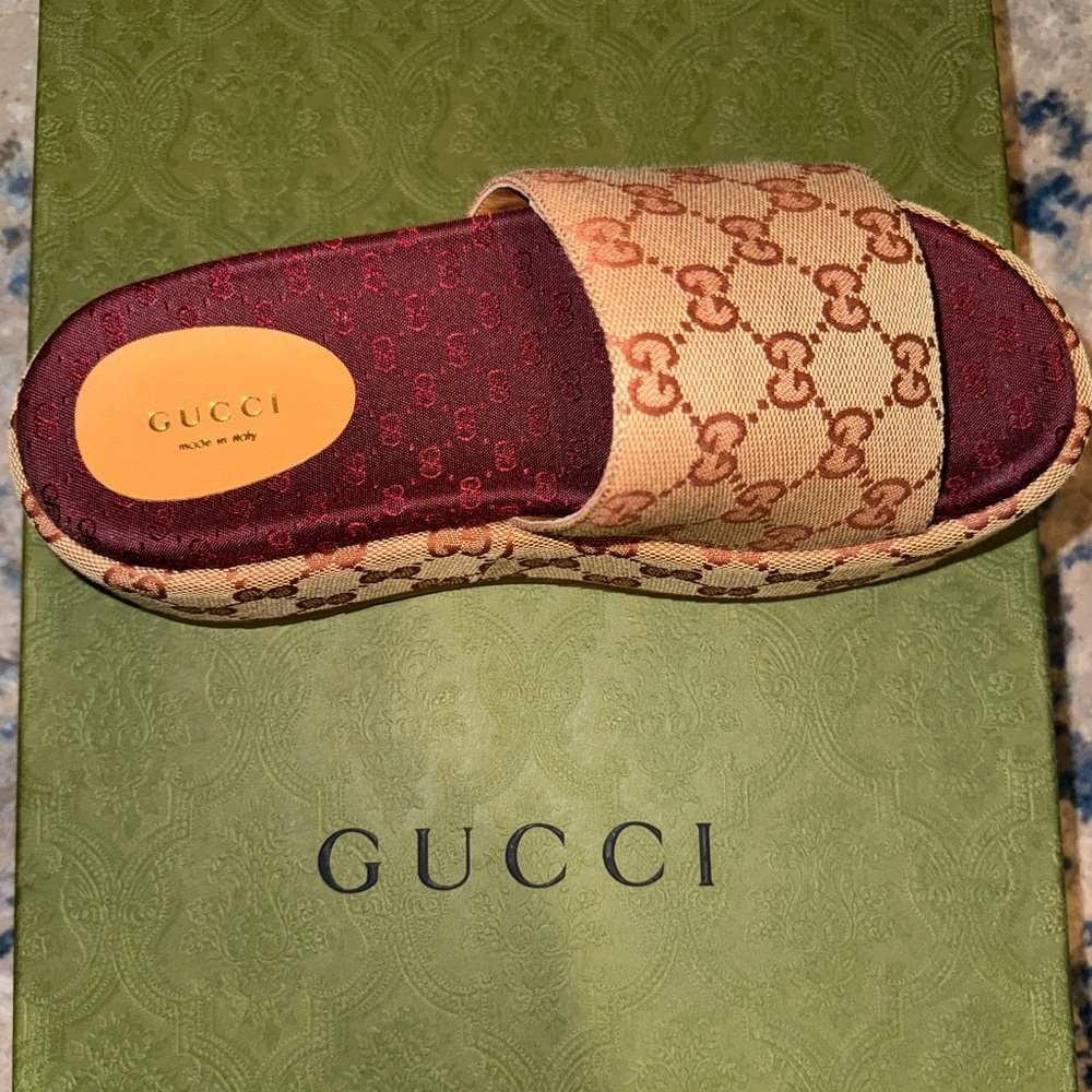 Gucci sandals - Picture 2 of 2